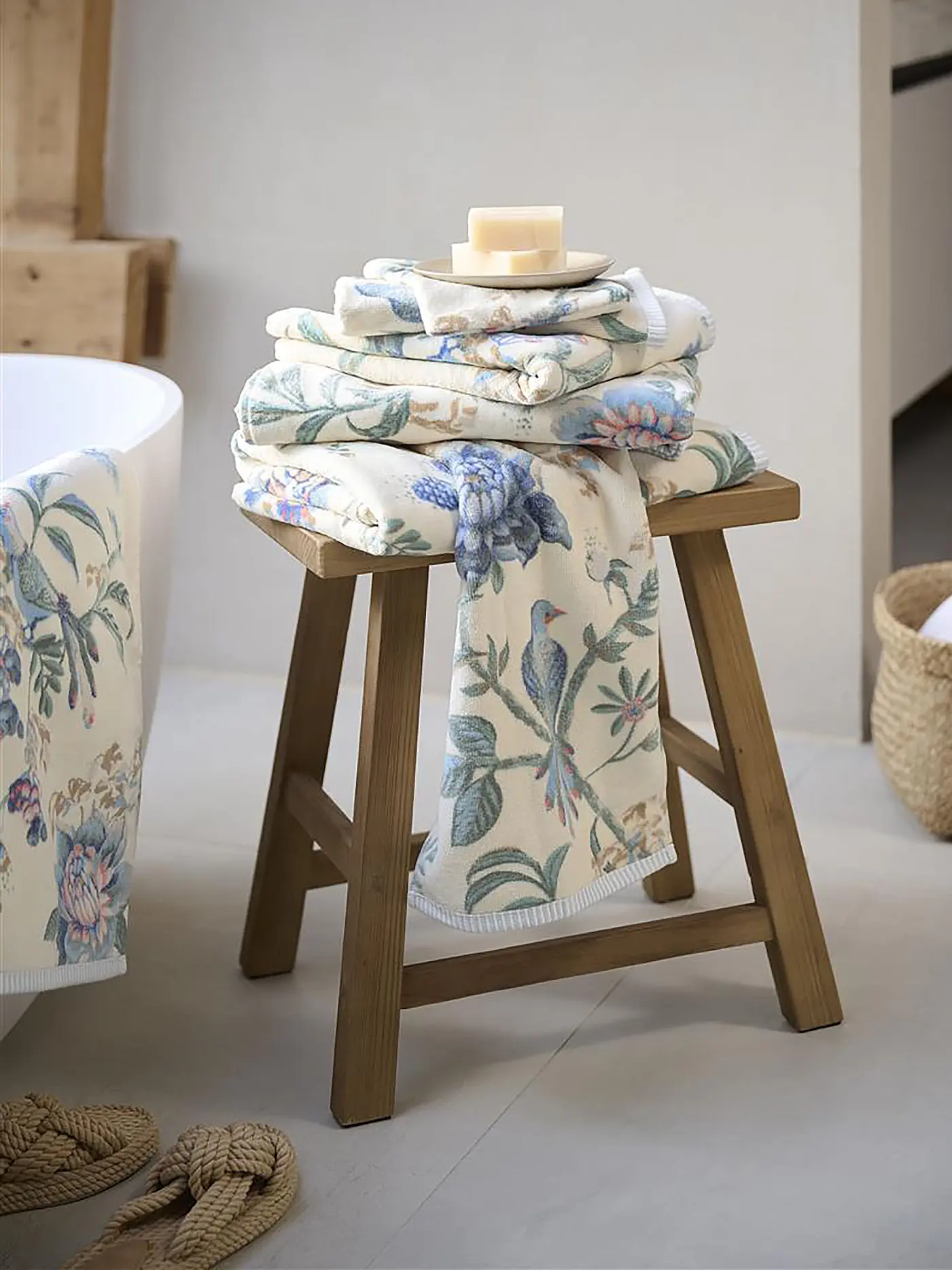 PIP STUDIO | Duschtuch 70x140cm SECRET GARDEN Khaki | weiss
